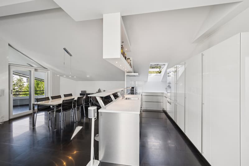 Appartamento penthouse esclusivo con studio e offerta di parcheggio rara (4)