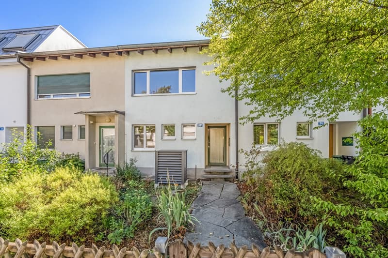Charmantes Reihenmittelhaus mit Potenzial (1)