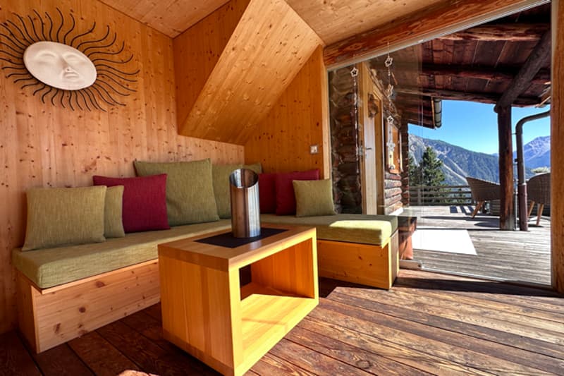 Luxurious Maiensäss in top location with panoramic view near Davos (4)