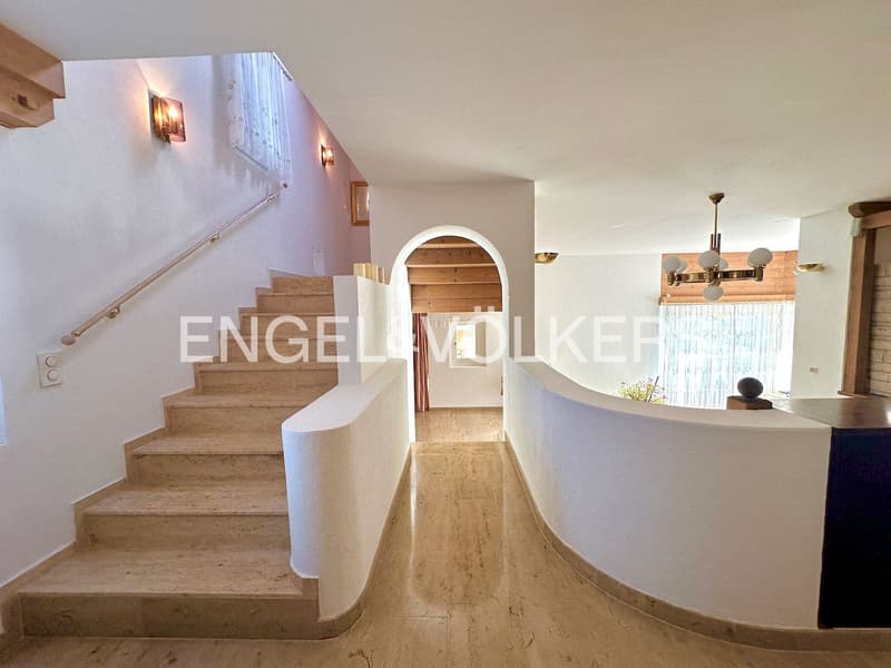 Spacious single-family house directly on the unbuildable green zone with (5)