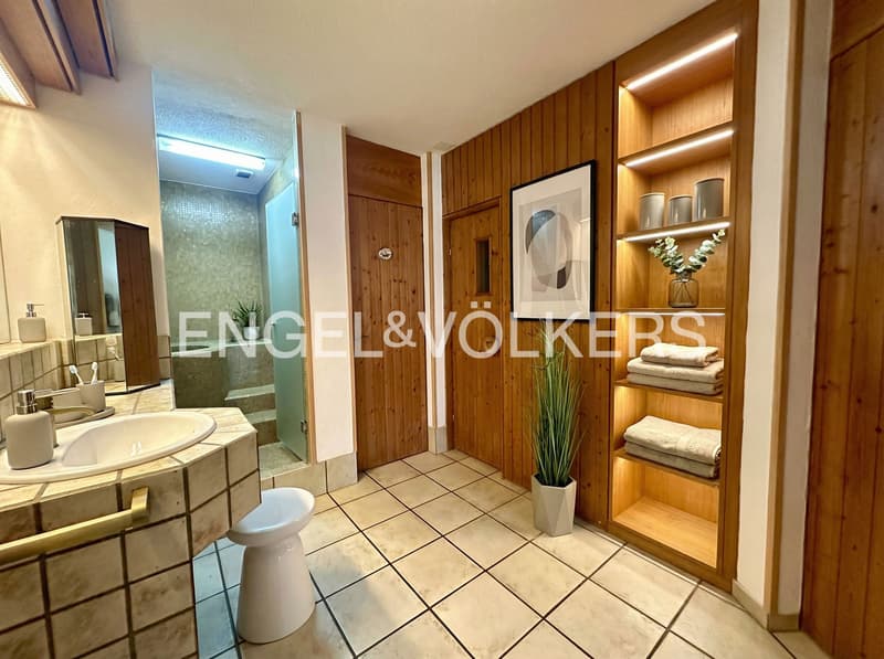 Spacious single-family house directly on the unbuildable green zone with (13)