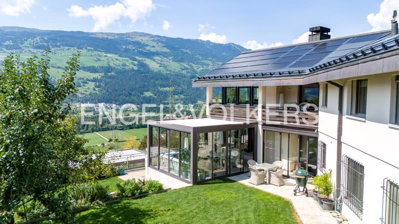 Elegant estate with panoramic view & privacy (1)