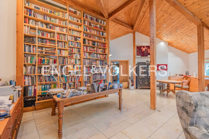 Elegant estate with panoramic view & privacy (2)