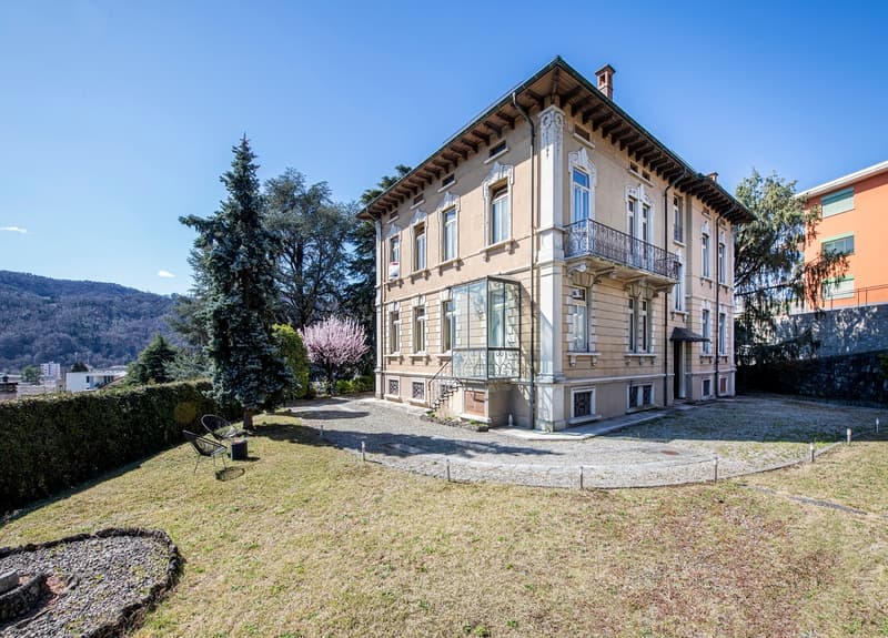 Villa antica con terreno edificabile (2)