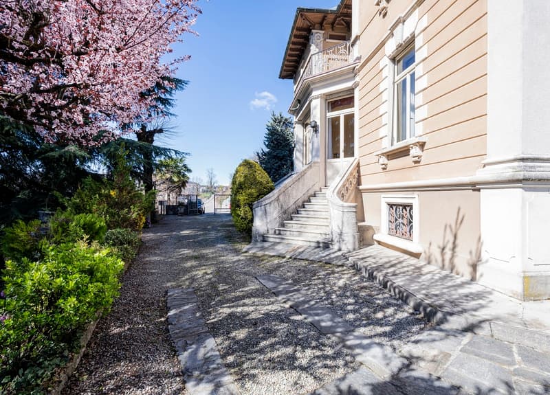 Villa antica con terreno edificabile (7)