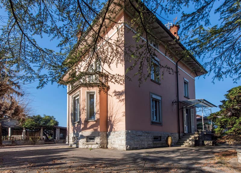 Villa Art Nouveau prestigiosa (1)
