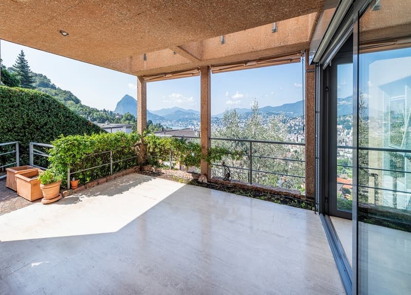 Un classico della modernità con vista sul lago (2)