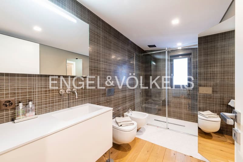 Villa di design moderna ed elegante con piscina (12)