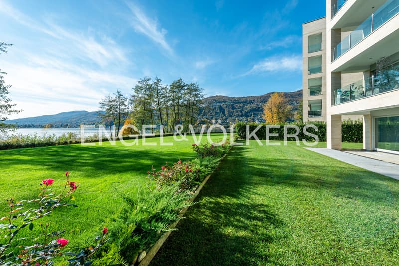 Prestigiosa residenza fronte lago | appartamento con giardino (3)