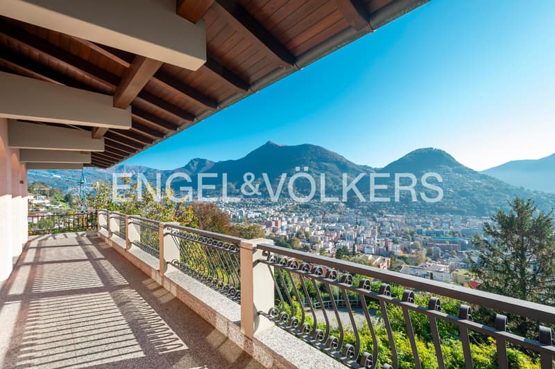 Villa prestigiosa con vista mozzafiato (5)