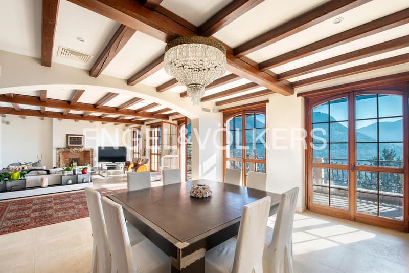 Villa prestigiosa con vista mozzafiato (4)