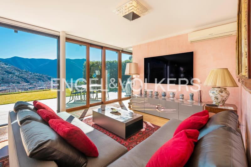 High-quality apartment with garden and lake view (3)