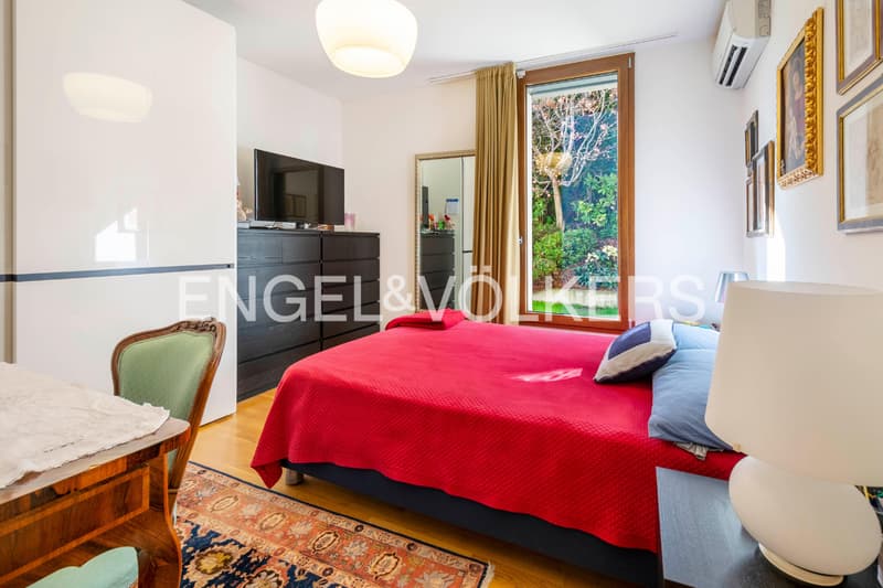 High-quality apartment with garden and lake view (9)
