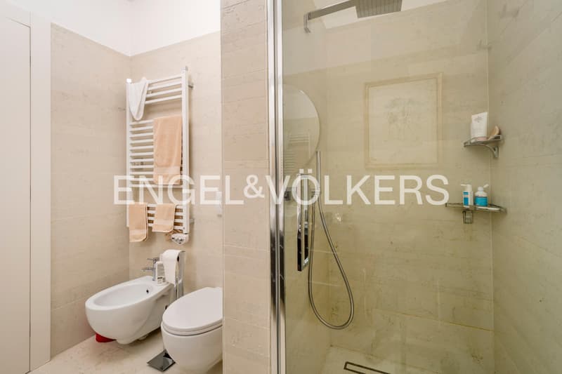 High-quality apartment with garden and lake view (12)