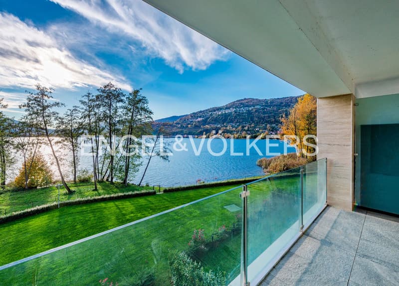 Prestigious residence directly on the lake (3)