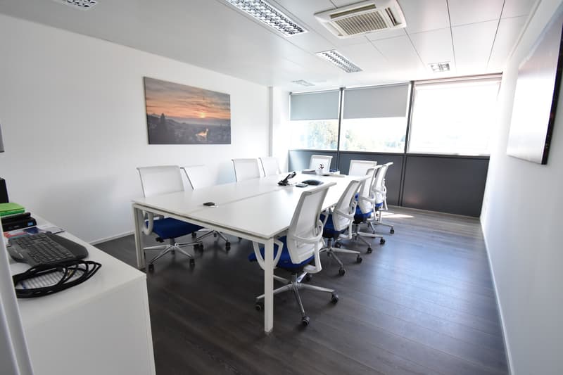 Bureau de 416 m2 au 5e étage avec ascenseur (8)