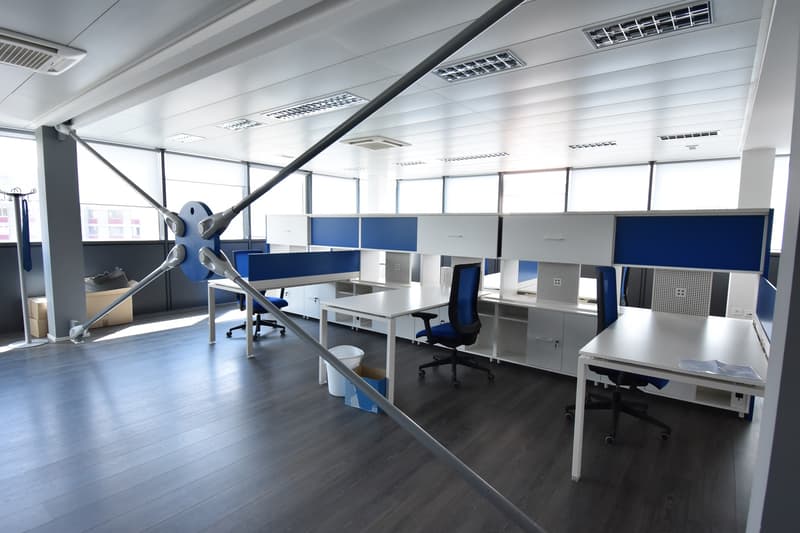 Bureau de 416 m2 au 5e étage avec ascenseur (7)