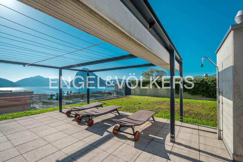 Appartamento luminoso ed elegante con vista sul lago (11)