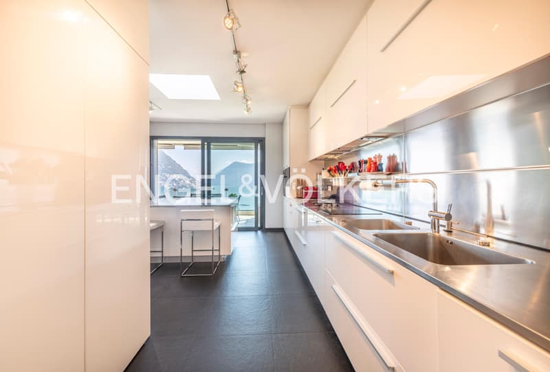 Penthouse design con vista panoramica 180 gradi sul lago (6)