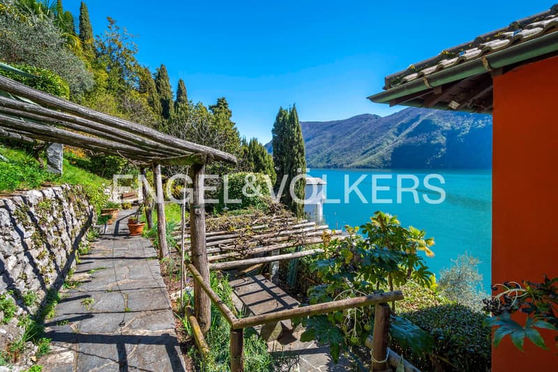 Mansarda romantica con vista lago e parcheggio (10)