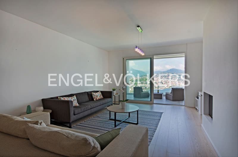 Stile e design con vista mozzafiato sul lago (2)