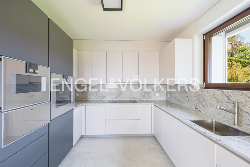 Villa rénovée avec espaces extérieurs de rêve (6)