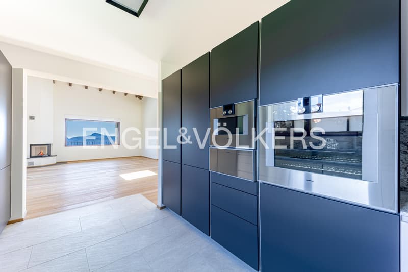 Villa rénovée avec espaces extérieurs de rêve (7)