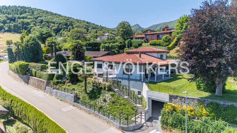 Villa rénovée avec espaces extérieurs de rêve (3)
