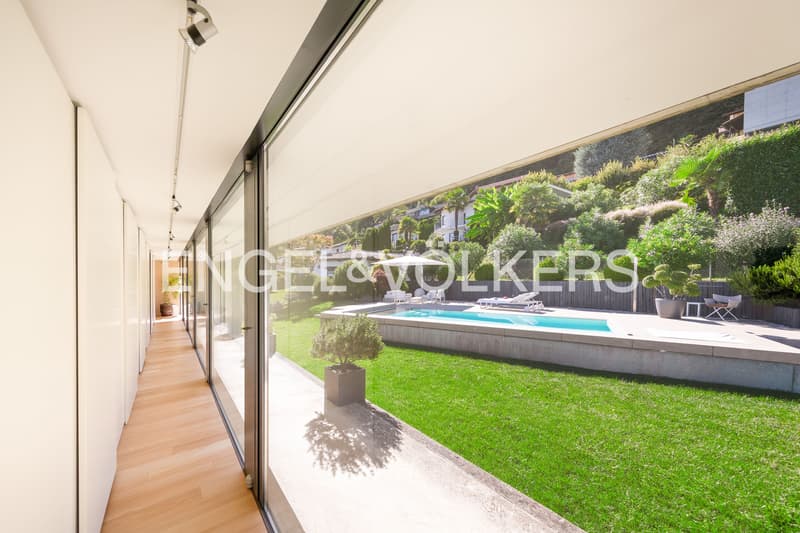 Refined villa with garden and exclusive lake view (10)