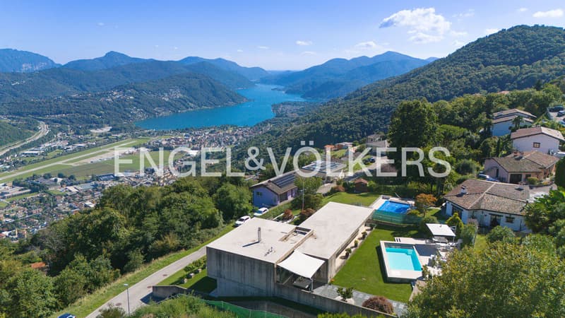 Refined villa with garden and exclusive lake view (13)