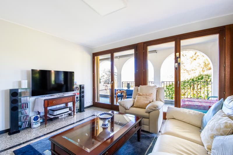 Bright and comfortable apartment in a quiet location with pool (3)