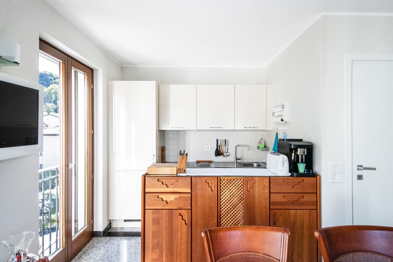 Bright and comfortable apartment in a quiet location with pool (5)