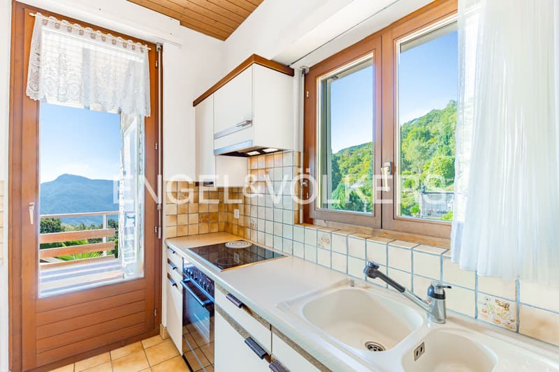Accogliente casa con splendida vista lago (7)