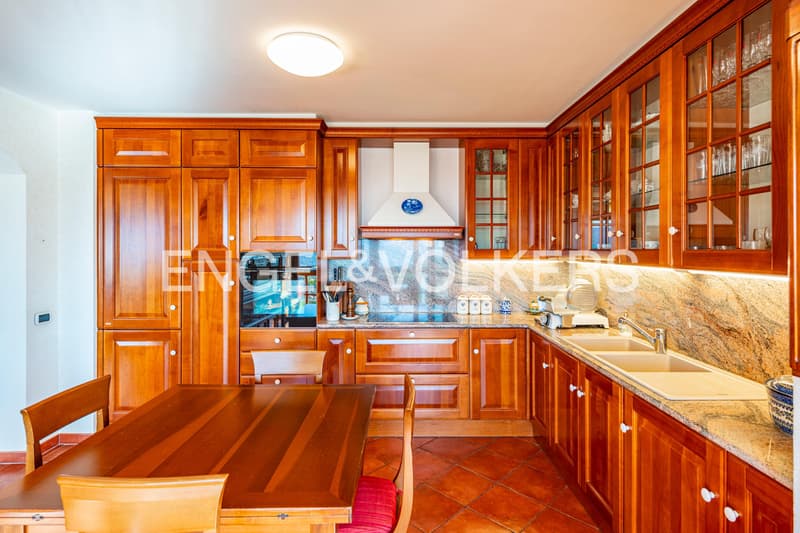Eleganz und Ruhe in Aldesago: Charme in 3.5 Zimmern (10)