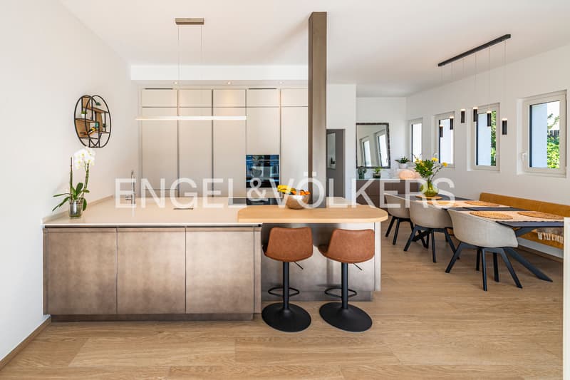 Geräumige Villa im Grünen mit großem Potenzial (9)