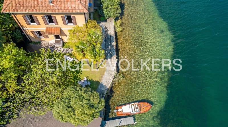 Villa direttamente a lago con darsena (8)