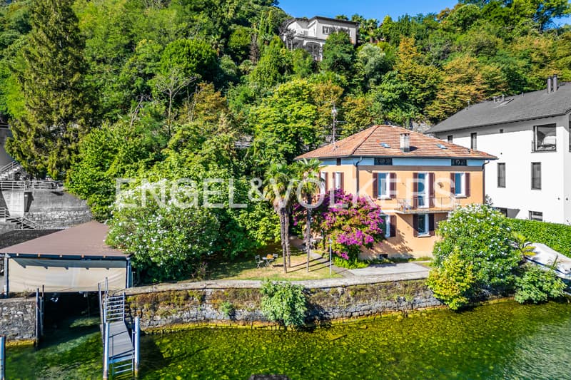 Villa direttamente a lago con darsena (4)