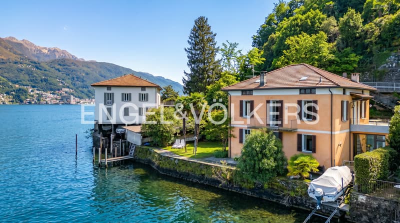 Direkt am See gelegene Villa mit privatem Bootshaus (1)