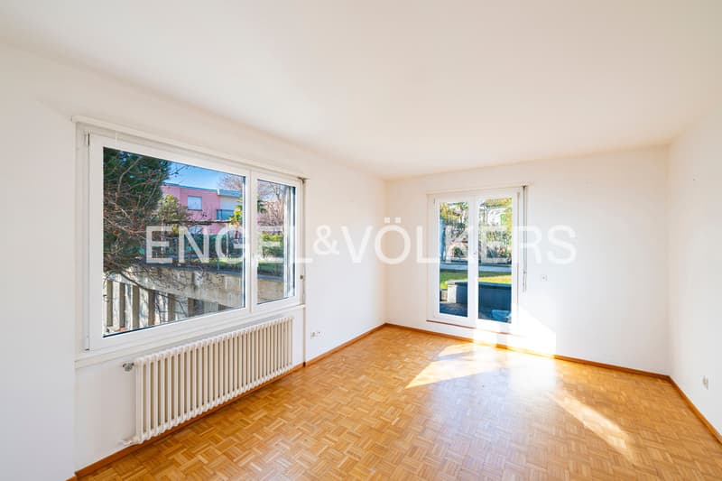 Appartement élégant avec vue sur le lac et jardin privé (10)