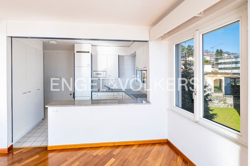Appartement élégant avec vue sur le lac et jardin privé (6)