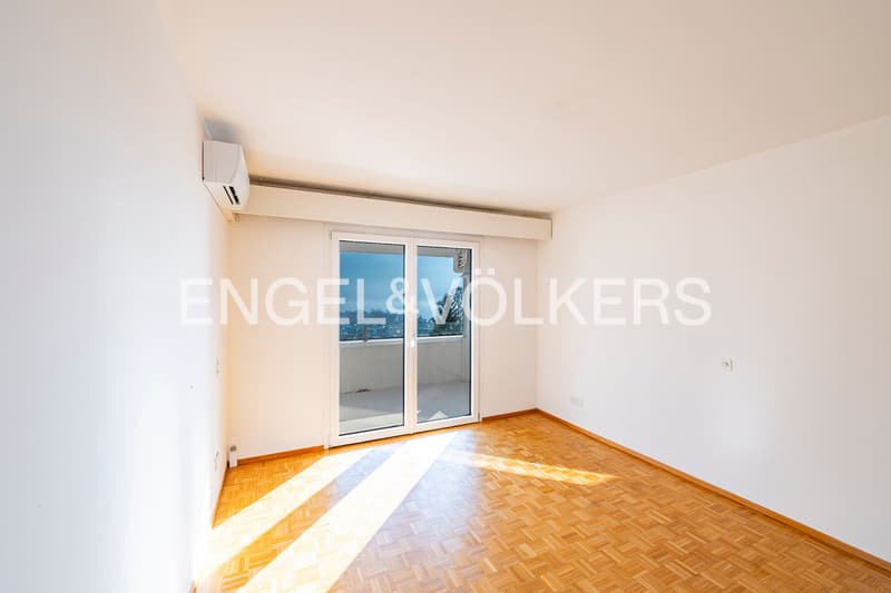 Appartement élégant avec vue sur le lac et jardin privé (7)