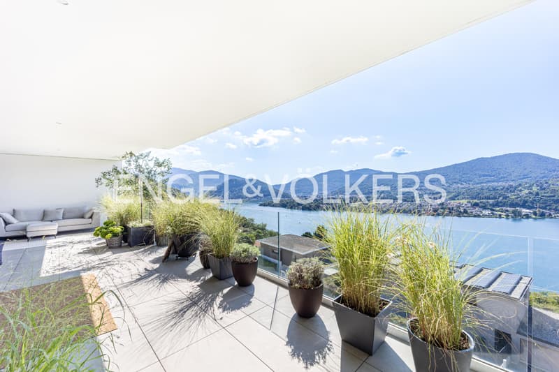 Attique de nouvelle construction avec vue splendide sur le lac (12)