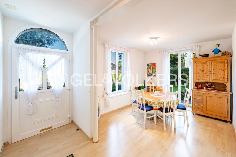 Maison charmante dans un quartier résidentiel (6)