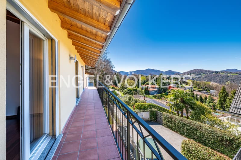 Villa mit offener Aussicht in Wohngegend (11)