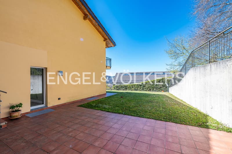 Villa mit offener Aussicht in Wohngegend (13)