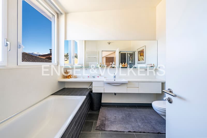 Esclusivo attico nel cuore pulsante della città (10)