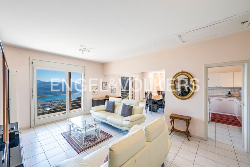 Detached house with breathtaking lake view (3)