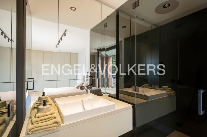 Elegant duplex apartment with rooftop terrace (10)