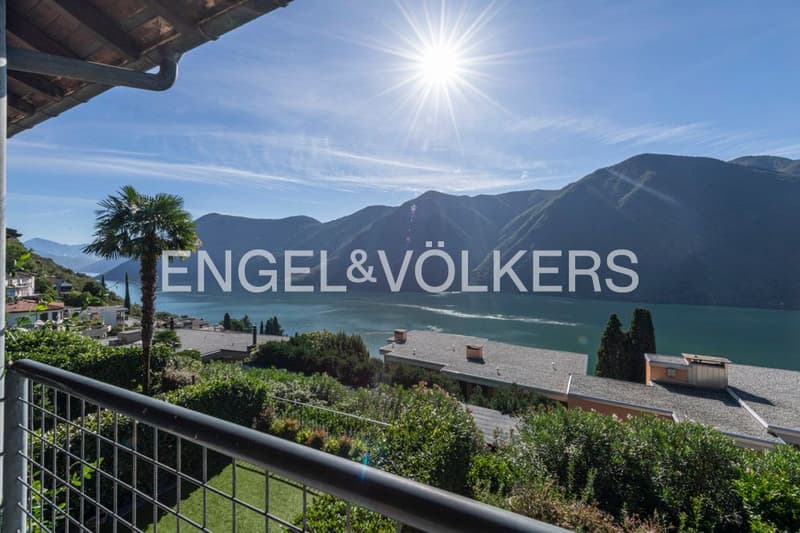 Casa a schiera con vista lago in zona residenziale (5)