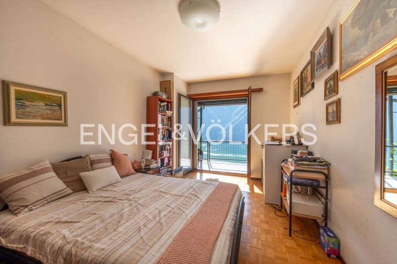 Casa a schiera con vista lago in zona residenziale (4)